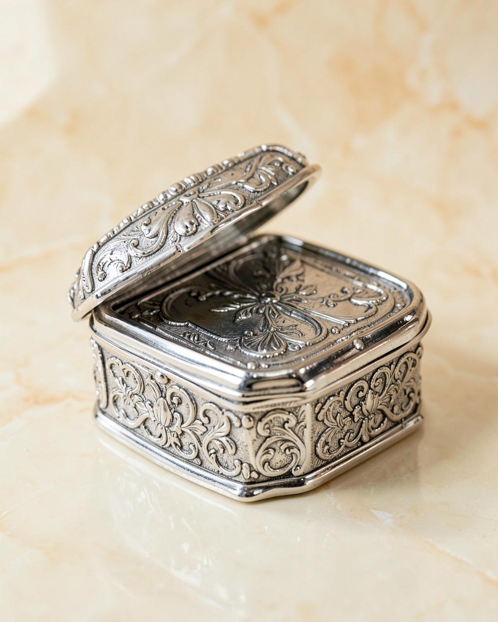 Silver-Finish Gift Box Set
